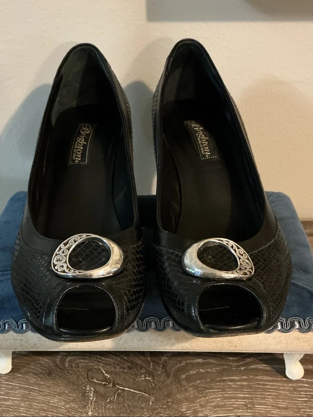 Brighton Nelly Black Snake Print Leather Peep-Toe Wedge Heels Sz 9 9.5 Silver